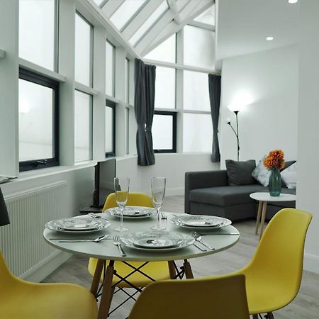 Sapphire House Apartments Телфорд Экстерьер фото