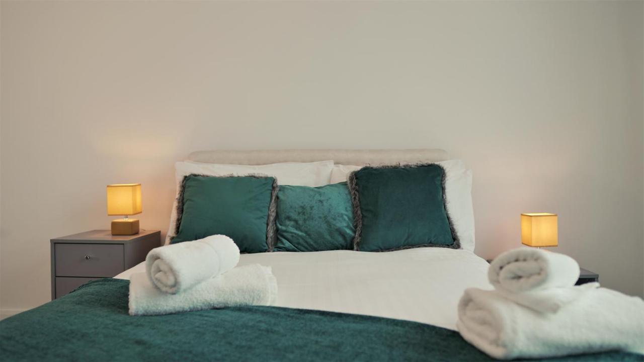 Sapphire House Apartments Телфорд Экстерьер фото