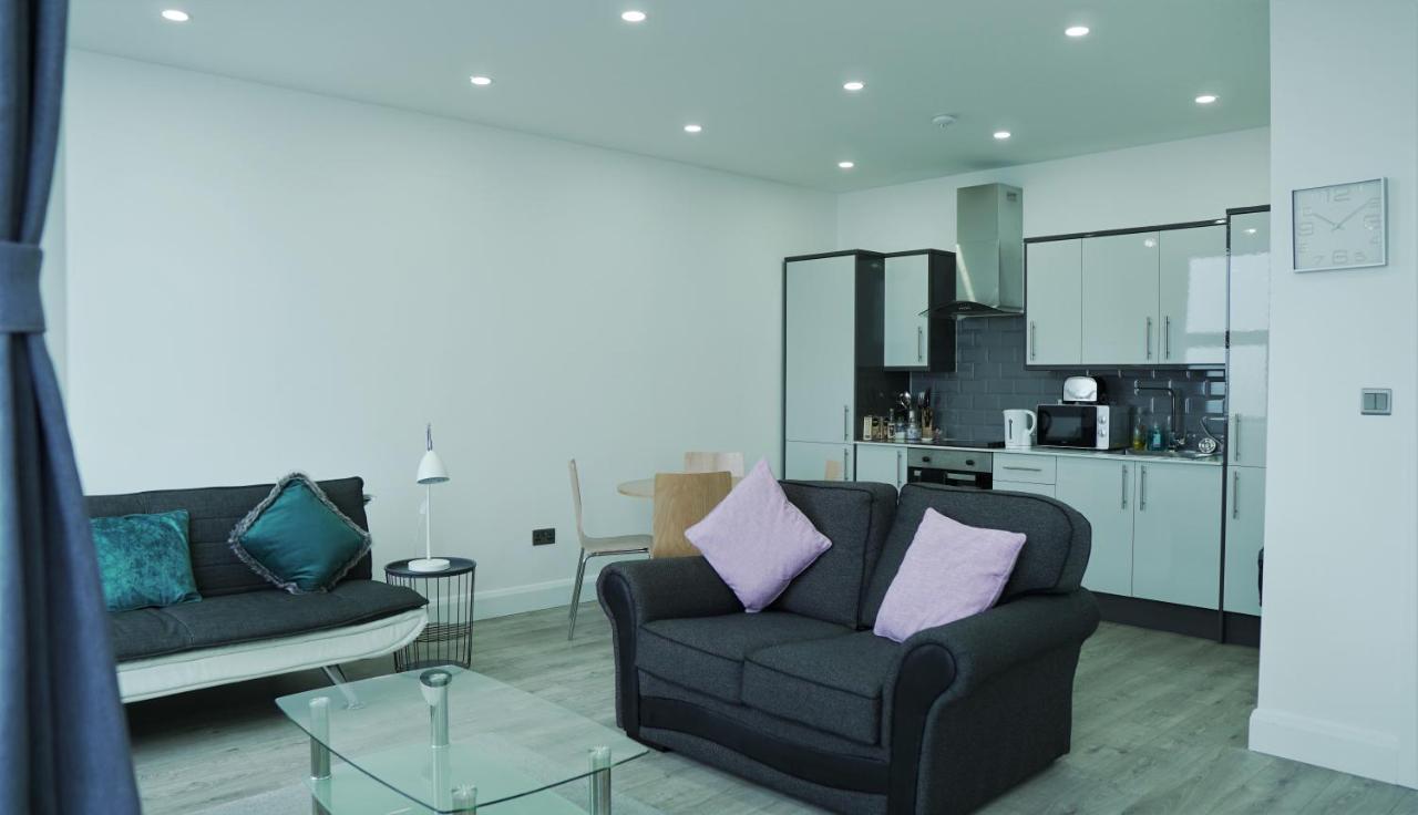 Sapphire House Apartments Телфорд Экстерьер фото