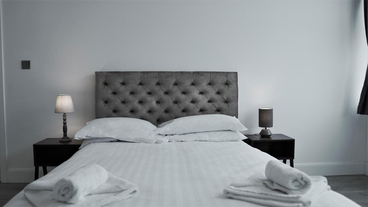 Sapphire House Apartments Телфорд Экстерьер фото