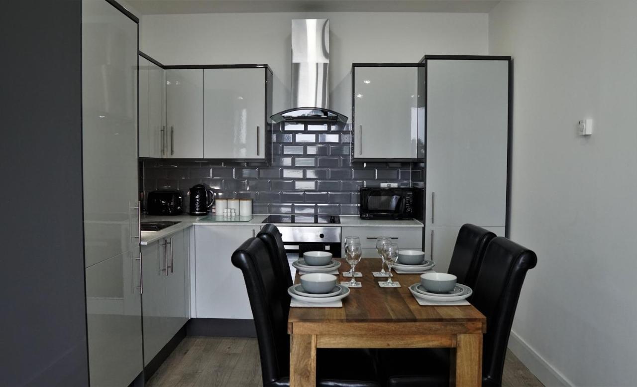 Sapphire House Apartments Телфорд Экстерьер фото