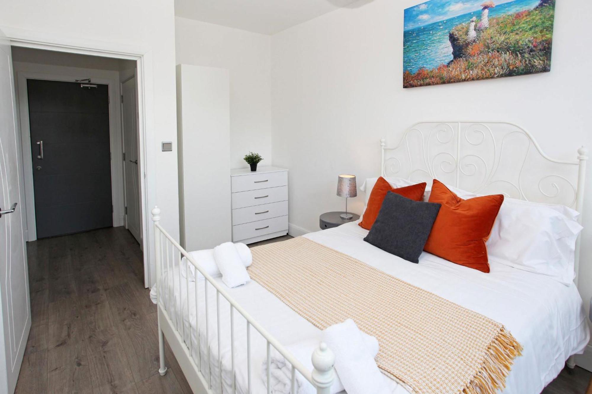 Sapphire House Apartments Телфорд Экстерьер фото