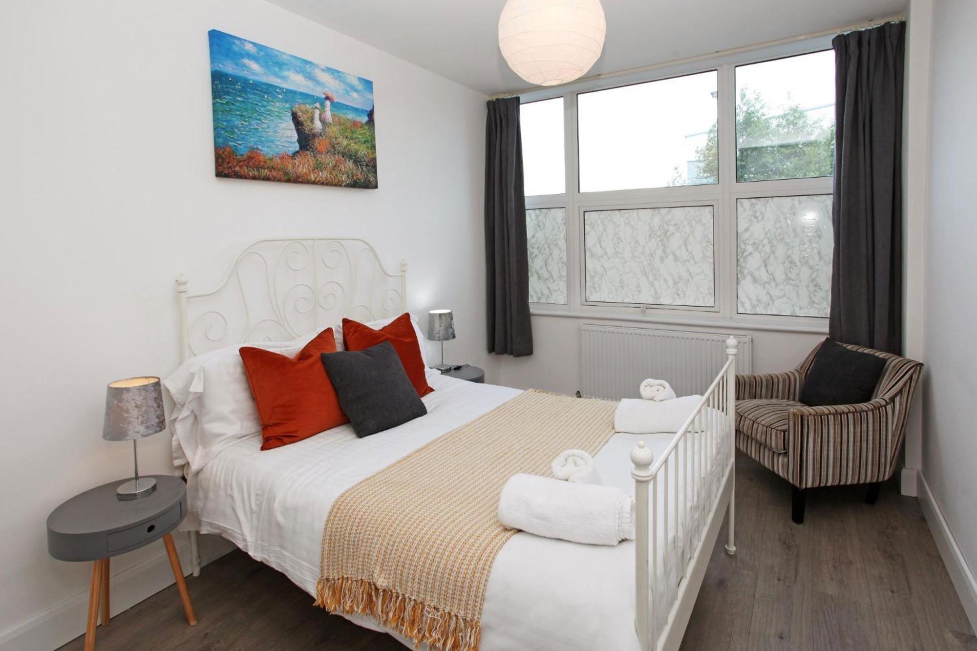 Sapphire House Apartments Телфорд Экстерьер фото