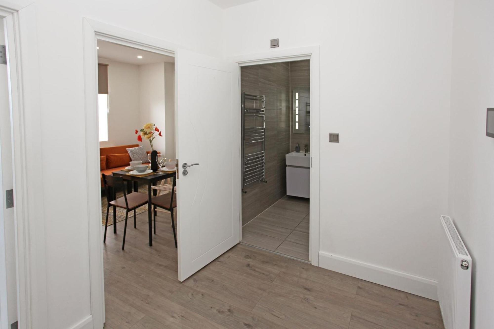 Sapphire House Apartments Телфорд Экстерьер фото