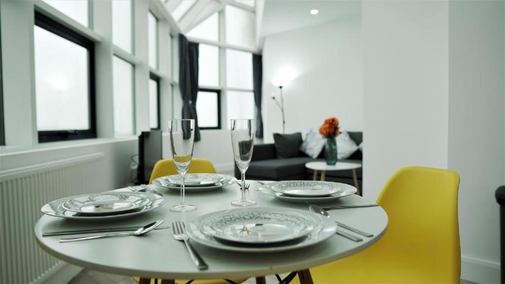 Sapphire House Apartments Телфорд Экстерьер фото